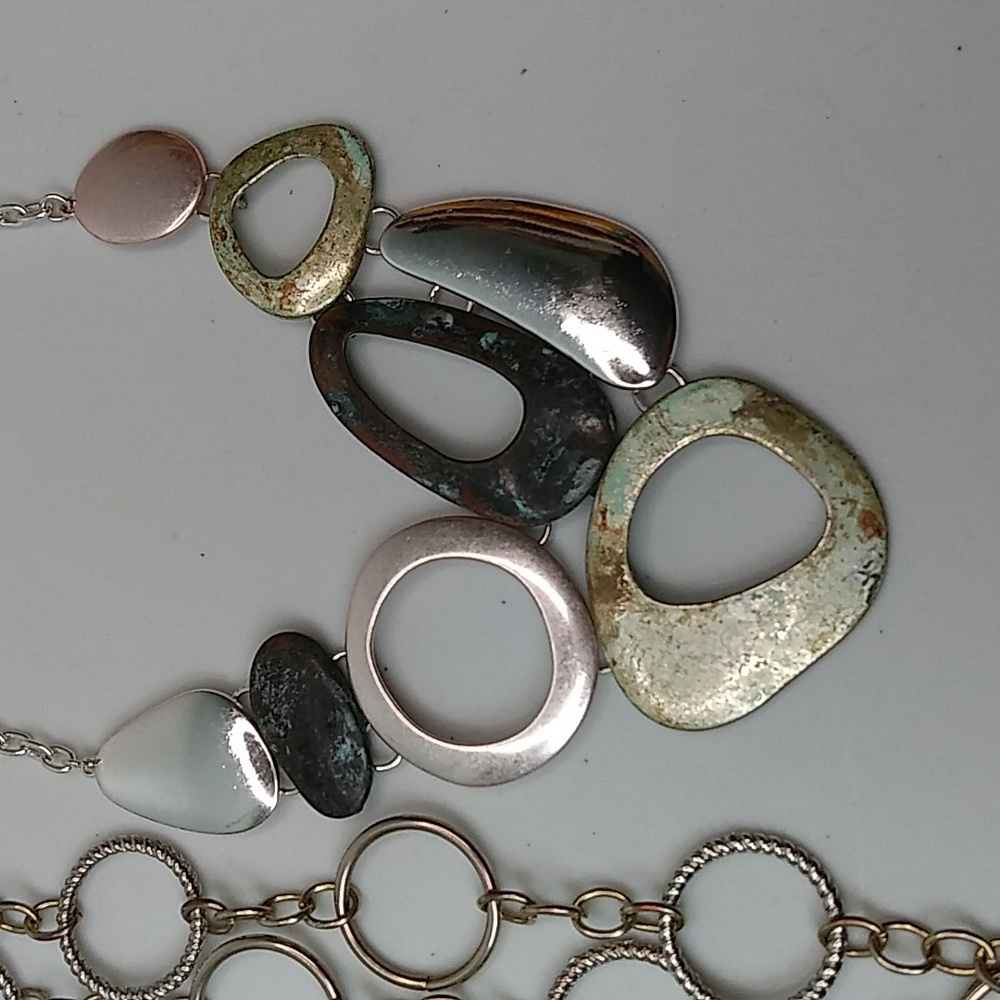 Minimalist Silver Tone Women's Necklaces Bundle Of 4 - Picture 6 of 8